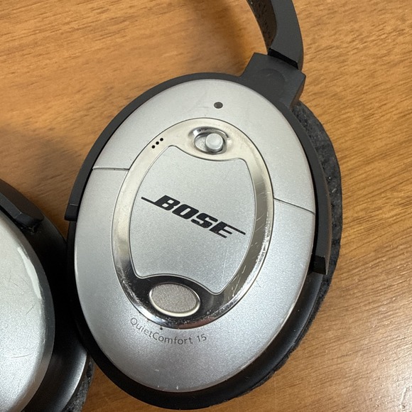BOSE QuietComfort 15 On The Ear Noise Cancelling Headphones w/Case NO CABLE 2009 - Picture 2 of 7
